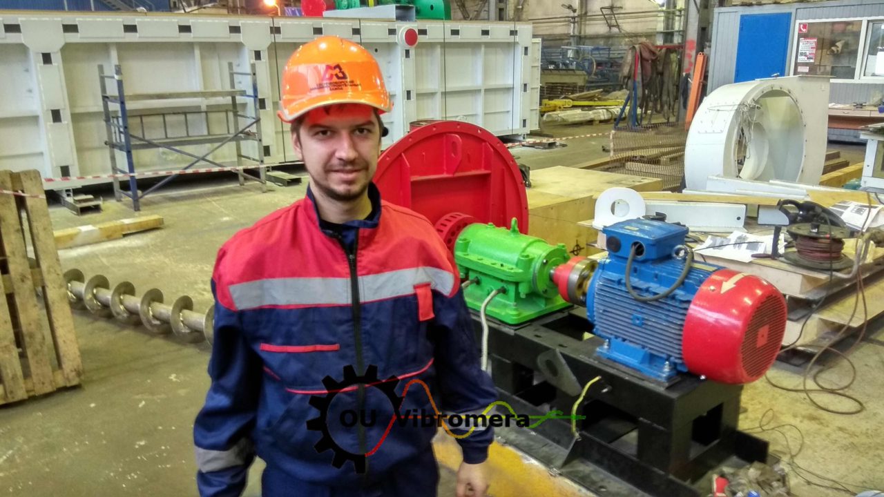 Roda de ventilador centrífugo sendo balanceada em condições de campo